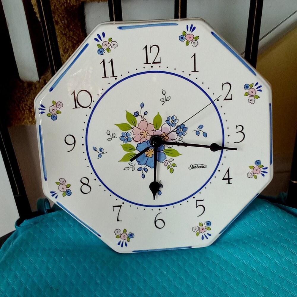 Porcelain Quartz Wall Clock